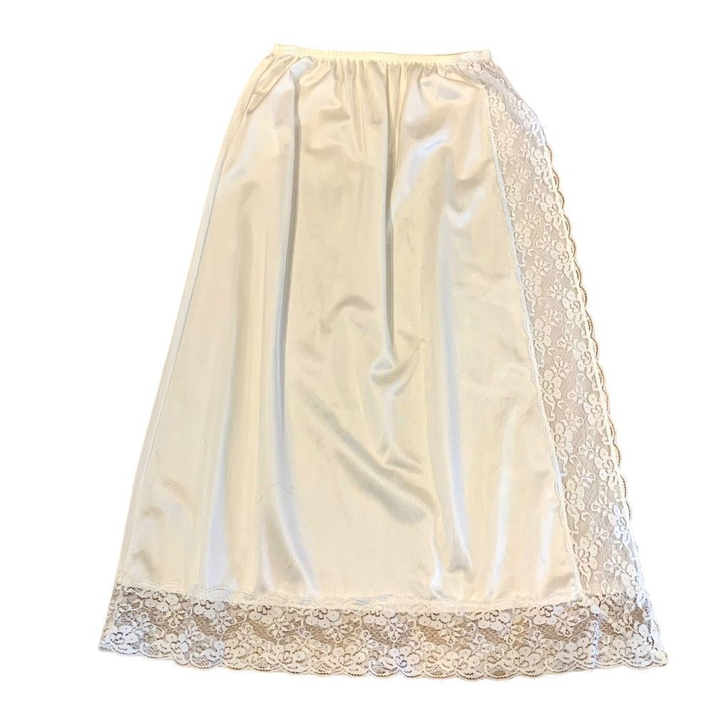 Vintage Dusk to Dawn White Slip S